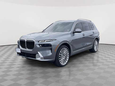 Used 2025 BMW X7 xDrive40i image 3