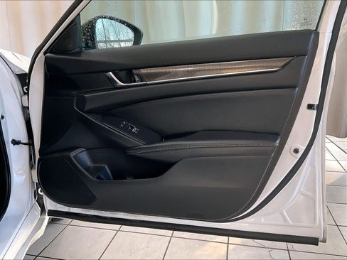 Used 2022 Honda Accord Sport image 12