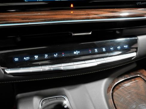 Used 2022 Cadillac Escalade ESV Sport Platinum w/ LPO, ONYX Package AWD/4WD image 21