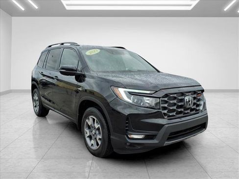 Used 2023 Honda Passport TrailSport image 3