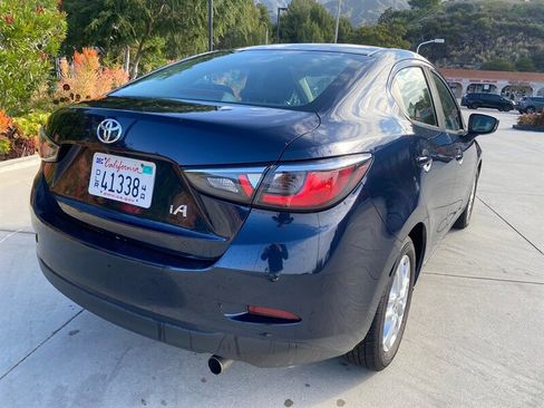 Used 2017 Toyota Yaris iA FWD image 10