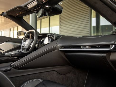 Used 2024 Chevrolet Corvette Stingray Premium Conv w/ Z51 Performance Package RWD image 32