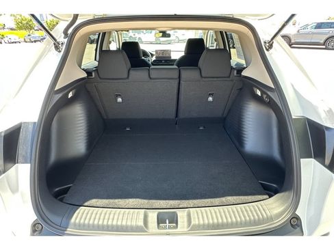 Used 2027 Honda HR-V LX image 17