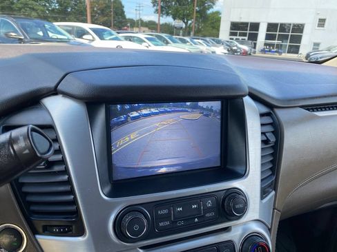 Used 2018 GMC Yukon SLT w/ Premium Edition AWD/4WD image 13