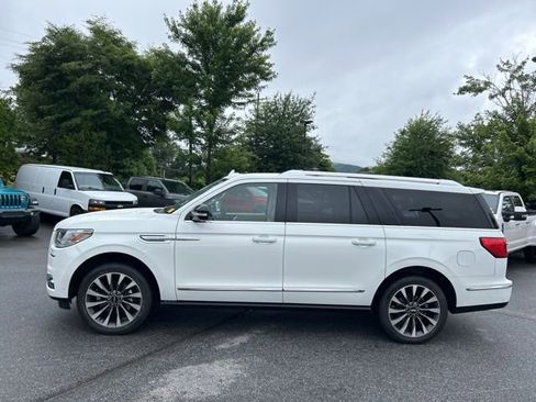 Certified 2021 Lincoln Navigator L Reserve w/ Luxury Package AWD/4WD image 3