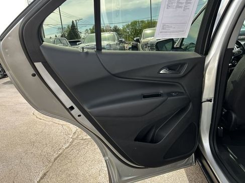 Used 2020 Chevrolet Equinox LT FWD image 21