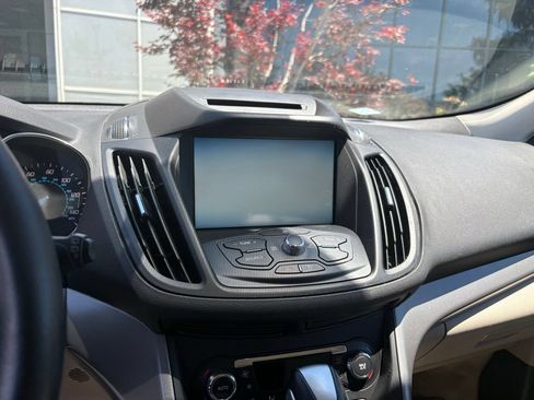 Used 2015 Ford Escape SE w/ Equipment Group 201A AWD/4WD image 11