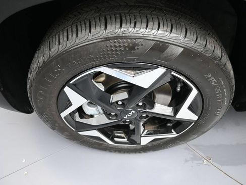Certified 2025 Kia Seltos S AWD/4WD image 14