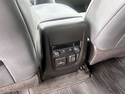 Used 2019 Buick Enclave Essence AWD/4WD image 15