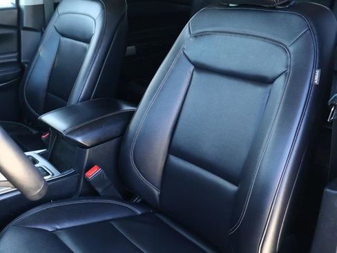 Used 2020 Ford Explorer XLT w/ Equipment Group 202A RWD image 15