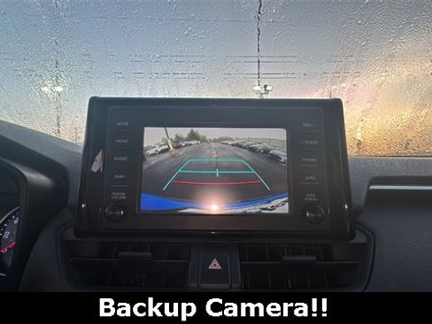 Used 2019 Toyota RAV4 LE image 3