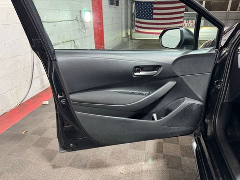 Used 2021 Toyota Corolla LE image 8