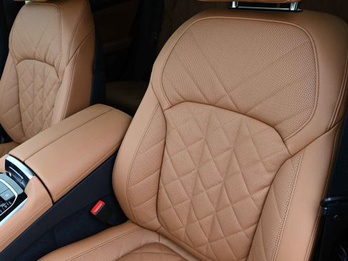 New 2026 BMW X6 xDrive40i w/ Climate Comfort Package image 10