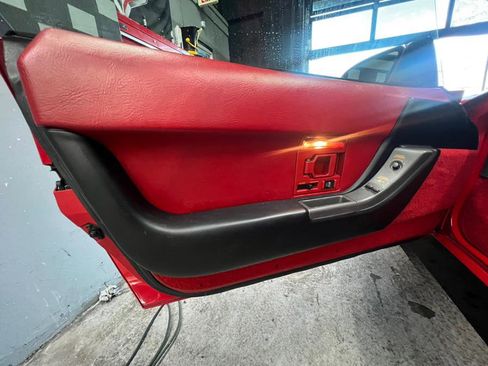 Used 1991 Chevrolet Corvette Convertible image 9