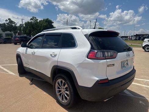 Used 2021 Jeep Cherokee Latitude Lux w/ Comfort/Convenience Group FWD image 4