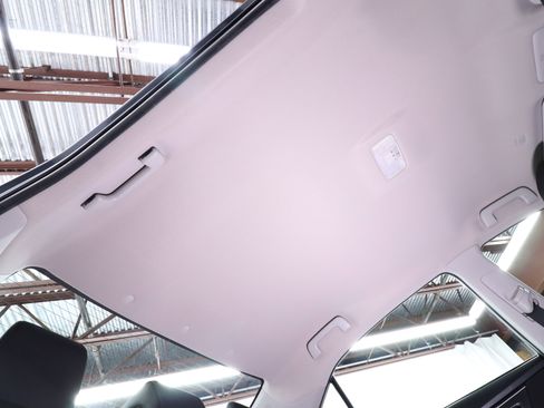 Used 2019 Toyota Corolla LE image 49