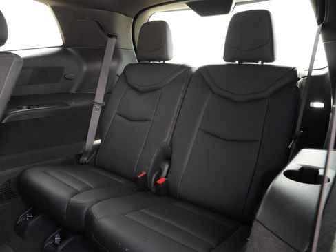 Used 2023 Cadillac XT6 Luxury image 21