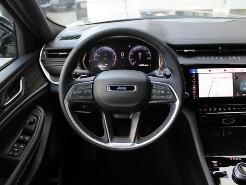 New 2026 Jeep Grand Cherokee Altitude AWD/4WD image 14