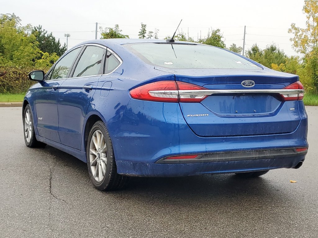Used 2017 Ford Fusion SE w/ Equipment Group 602A FWD image 3