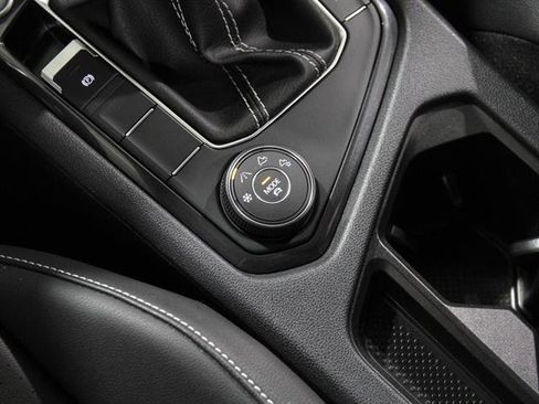 Certified 2023 Volkswagen Tiguan SE R-Line image 16