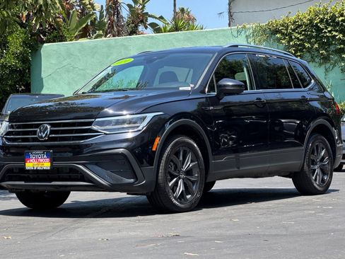 Used 2024 Volkswagen Tiguan SE AWD/4WD image 8