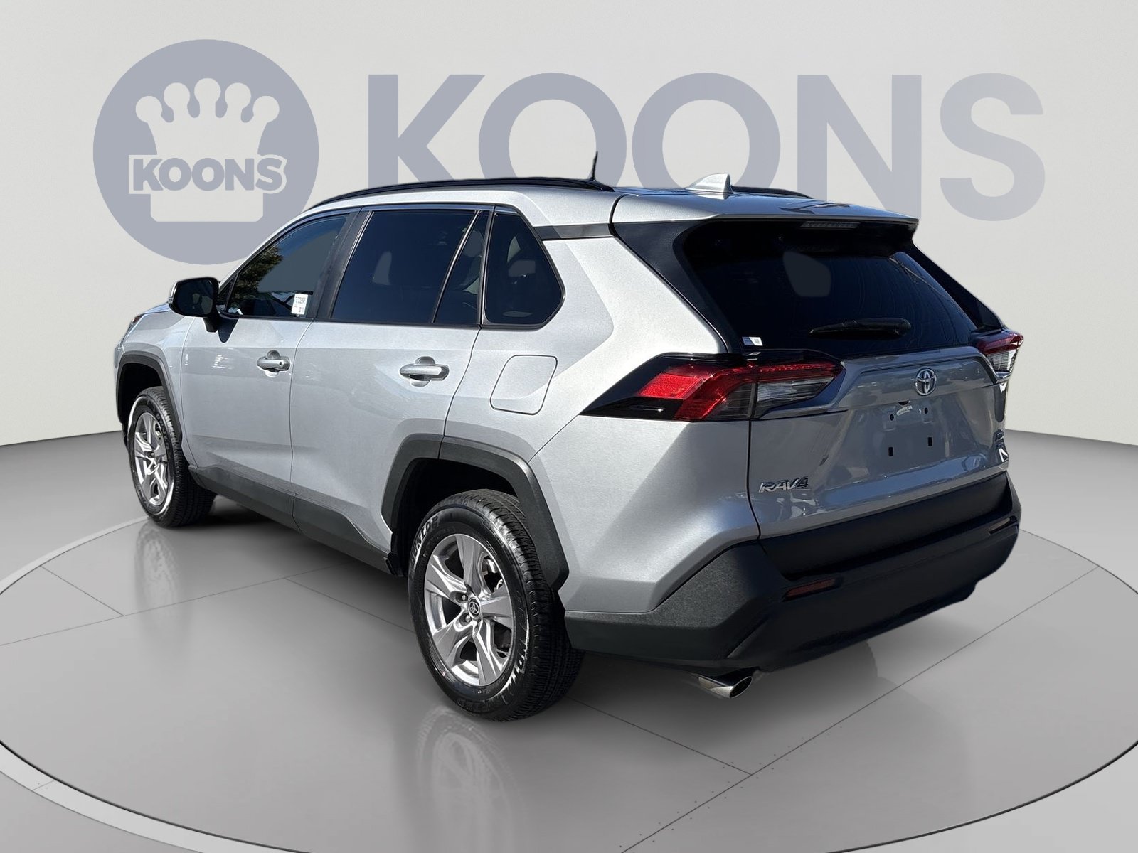 Used 2025 Toyota RAV4 XLE w/ Convenience Package AWD/4WD image 4