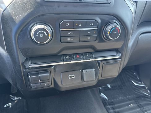Certified 2019 Chevrolet Silverado 1500 Custom w/ Custom Convenience Package AWD/4WD image 15