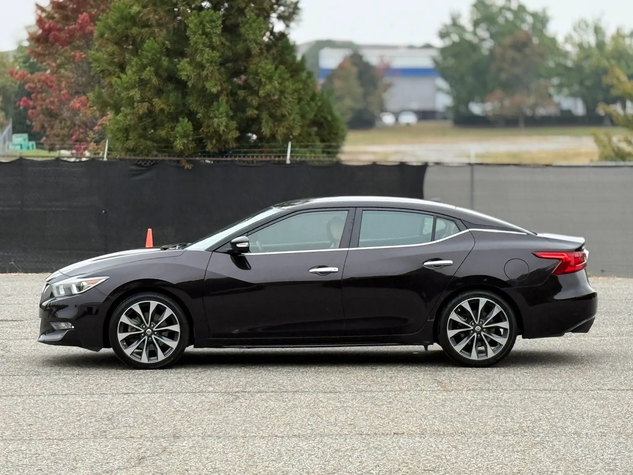 Used 2016 Nissan Maxima SR FWD image 8