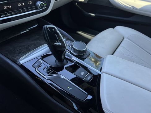 Used 2019 BMW 540i w/ Luxury Seating Package RWD image 26