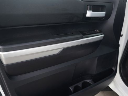 Used 2016 Toyota Tundra SR5 image 23