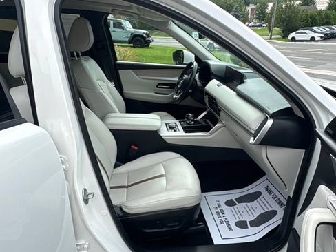 Used 2024 MAZDA CX-90 Plug-In Hybrid w/ Premium Plus AWD/4WD image 17