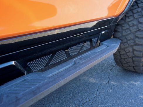 Used 2024 GMC Hummer EV 3X w/ LPO, Illumination Package image 33