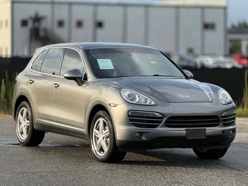 Used 2014 Porsche Cayenne Platinum Edition AWD/4WD image 1
