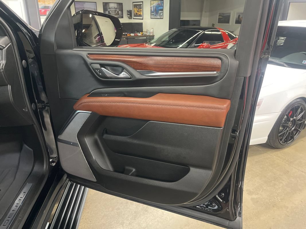 Used 2023 GMC Yukon XL Denali Ultimate AWD/4WD image 48