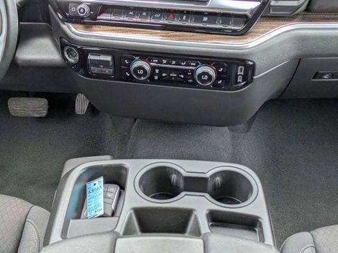 Used 2025 Chevrolet Silverado 1500 LT AWD/4WD image 19