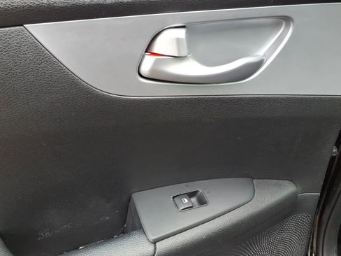 Used 2023 Kia Forte LXS image 21