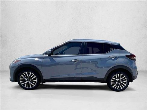 Used 2022 Nissan Kicks SV FWD image 6