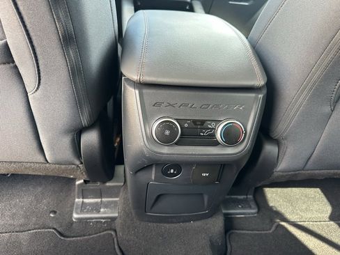 Used 2025 Ford Explorer Active image 22