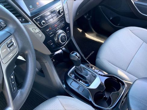 Used 2017 Hyundai Santa Fe Sport image 15