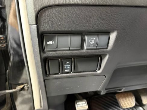 Used 2021 Nissan Armada SL w/ Captain's Chairs Package AWD/4WD image 14