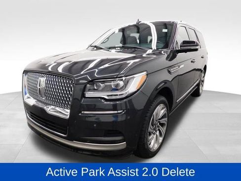 Used 2023 Lincoln Navigator Reserve image 13