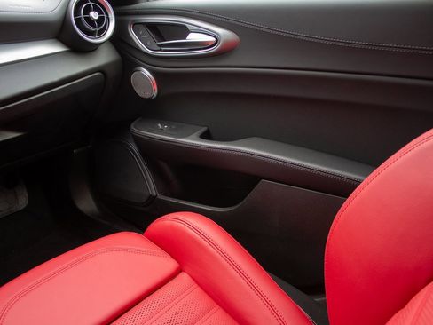 New 2025 Alfa Romeo Giulia AWD image 20