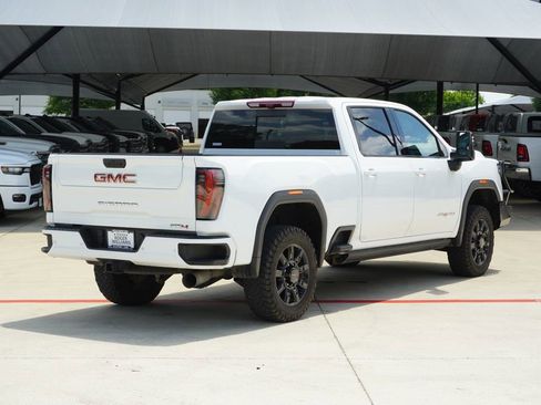 Used 2025 GMC Sierra 2500 AT4 w/ AT4 Premium Plus Package AWD/4WD image 5
