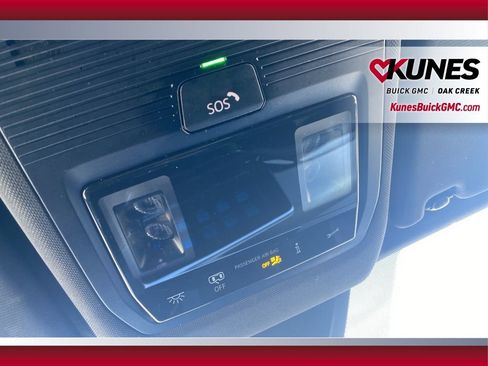 Used 2024 Volkswagen Atlas Cross Sport SE image 23