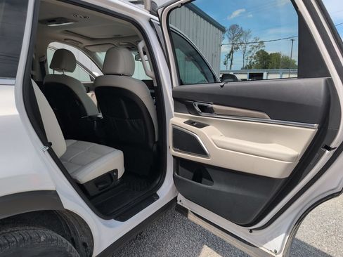 Used 2022 Kia Telluride EX w/ EX Premium Package FWD image 13