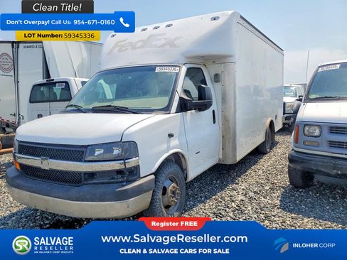 Used 2022 GMC Savana 3500 Extended w/ Power Convenience Package RWD image 1