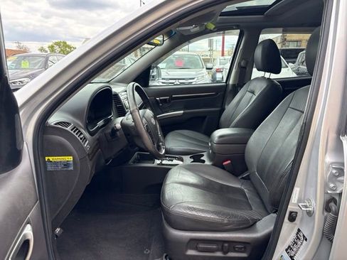 Used 2011 Hyundai Santa Fe Limited FWD image 17
