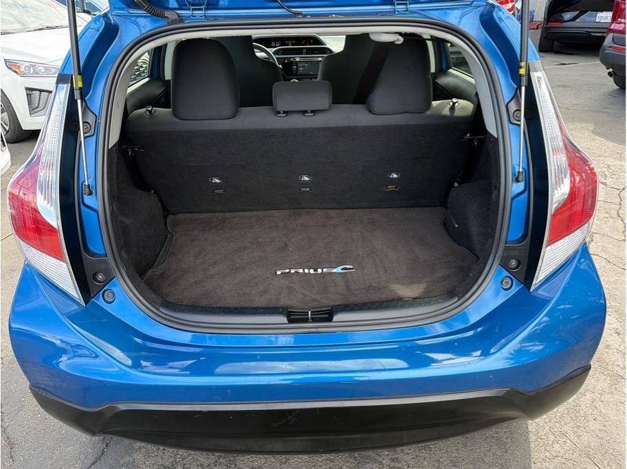 Used 2017 Toyota Prius C One FWD image 19