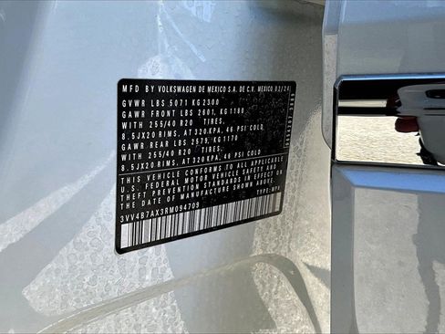 Certified 2024 Volkswagen Tiguan SEL R-Line image 29