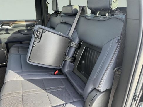 Used 2024 Chevrolet Silverado 3500 High Country w/ High Country Premium Package image 15